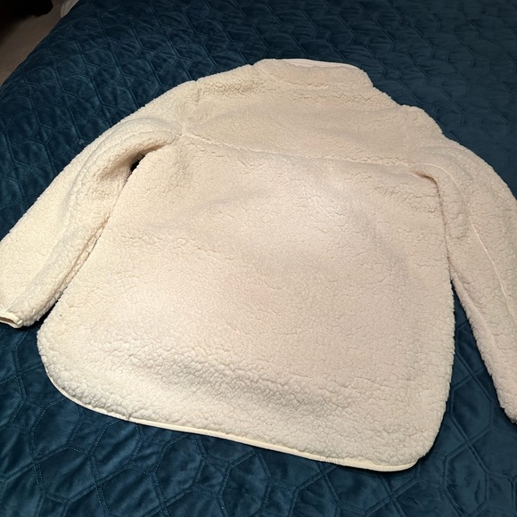 Faux sherpa quarter zip top, XL, women. Ivory. Front pockets. Cute and cozy! - Picture 4 of 4